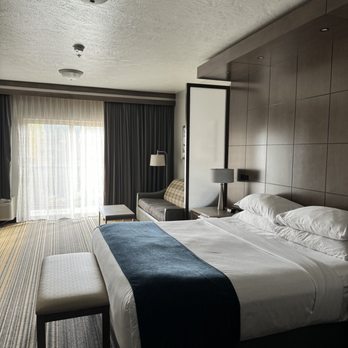 Oxford Suites Spokane - Hotels Near Me - Spokane, Washington Oxford Suites Spokane - Hotels Near Me - Spokane, Washington