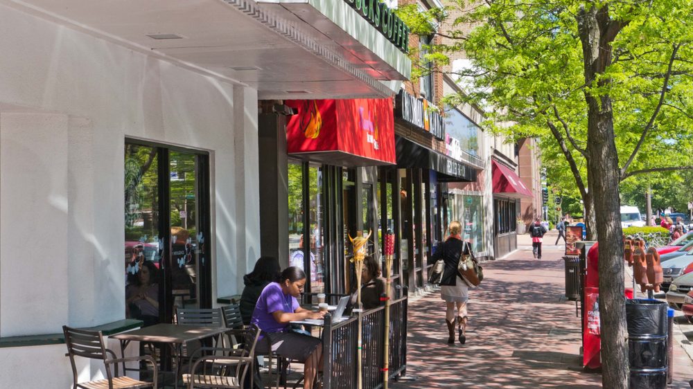 EVANSTON NEIGHBORHOOD PROPERTIES Updated September 2024 55 Photos