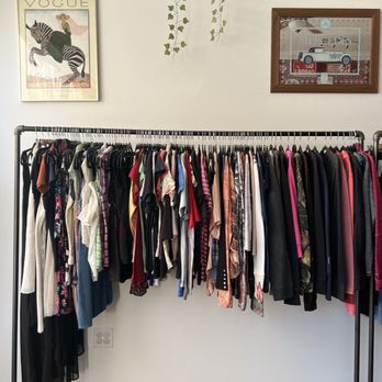Thrifted - Women's clothing - Used, Vintage & Consignment Near Me - Louisville, Kentucky Thrifted - Women's clothing - Used, Vintage & Consignment Near Me - Louisville, Kentucky