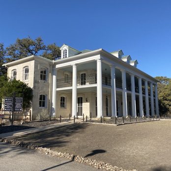 Denman Estate park - Parks Near Me - San Antonio, Texas