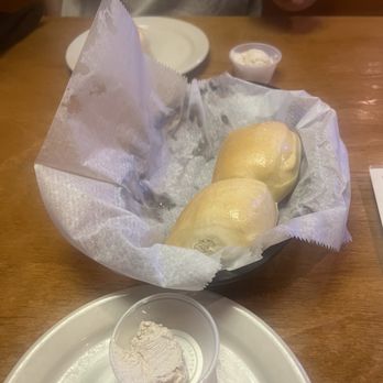 Texas Roadhouse - Yummy rolls - American Near Me - San Antonio, Texas