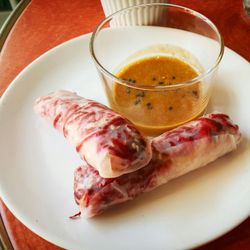 Café Vert - Infime partie du (très) copieux menu du w-e à 20€. Rouleaux de printemps et sa sauce du dragon