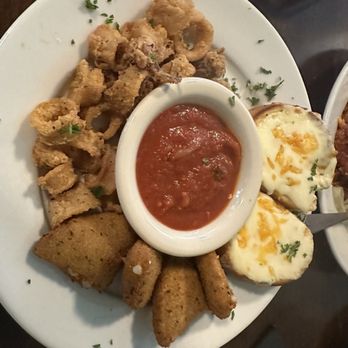 Spaghetti Warehouse - Sampler was Ok. Garlic bread was like Texas toast at the store with cheese melted on top - Italian Near Me - Columbus, Ohio