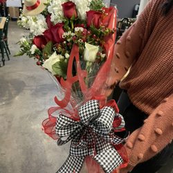 Pat's Florist And Gourmet Baskets - Graduation wrap bouquet! Roll tide!