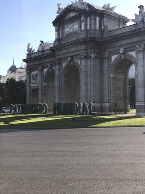 Puerta de Alcalá by null