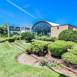 Holly Tree Condominiums