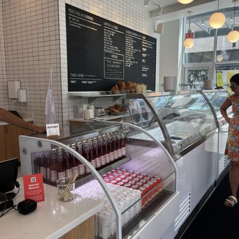 Jeni's Splendid Ice Creams - Ice Cream & Frozen Yogurt Near Me - Scottsdale, Arizona Jeni's Splendid Ice Creams - Ice Cream & Frozen Yogurt Near Me - Scottsdale, Arizona