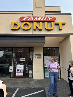 Family Donut Shop by null