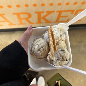 Jeni's Splendid Ice Creams - Ice Cream & Frozen Yogurt Near Me - Columbus, Ohio Jeni's Splendid Ice Creams - Ice Cream & Frozen Yogurt Near Me - Columbus, Ohio