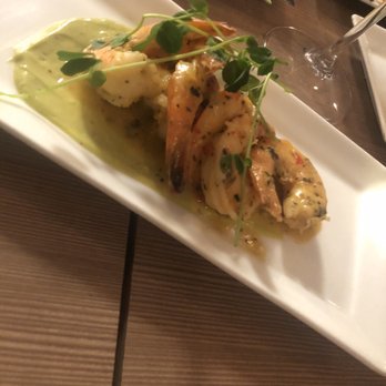 Cayo Blanco - Shrimp app with a drizzle of avacado sauce - Seafood Near Me - San Juan, Puerto Rico Cayo Blanco - Shrimp app with a drizzle of avacado sauce - Seafood Near Me - San Juan, Puerto Rico