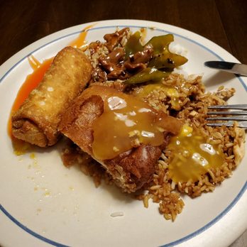 Ten Yen Restaurant - My 1st helping. Egg roll, beef pepper on white rice, almond chicken on fried rice. Ate egg drop soup b4 no photo so hunnngggry - Chinese Near Me - Livonia, Michigan Ten Yen Restaurant - My 1st helping. Egg roll, beef pepper on white rice, almond chicken on fried rice. Ate egg drop soup b4 no photo so hunnngggry - Chinese Near Me - Livonia, Michigan