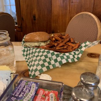 Ham's Station - Chicken pesto with sweet potato fries - American Near Me - Pioneer, California