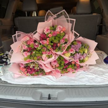 4 Seasons Creations - beautiful bouquet of flowers - Florists Near Me - Northridge, California 4 Seasons Creations - beautiful bouquet of flowers - Florists Near Me - Northridge, California