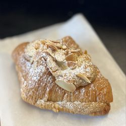 Parlour - Pufftown almond croissant