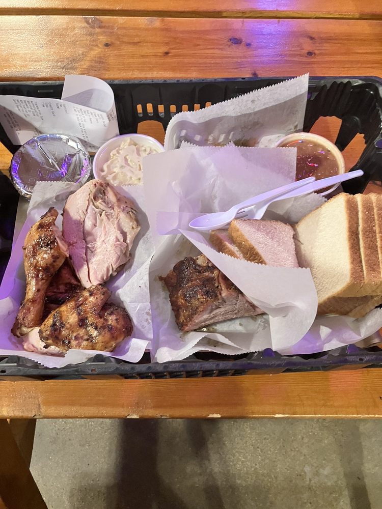 Rudy's "Country Store" and Bar-B-Q