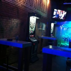 Lucky's Tavern - Darts