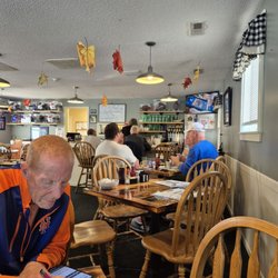 Mardee's - Another interior shot
