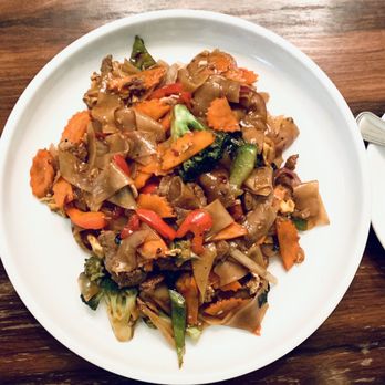 District III - Drunken noodles - Vietnamese Near Me - Alpharetta, Georgia