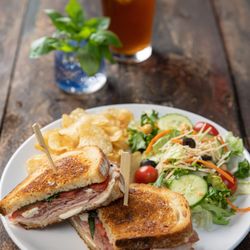 Crispelli's Bakery & Pizzeria