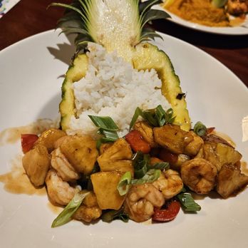 Bahama Breeze - Shrimp Pineapple Bowl - Seafood Near Me - Kissimmee, Florida