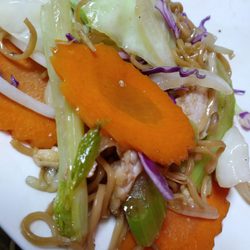 Rialto Thai Kitchen - Chicken chow mein