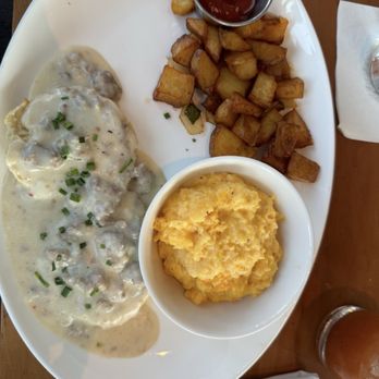The Boathouse at Rocketts Landing - Seafood Near Me - Richmond, Virginia