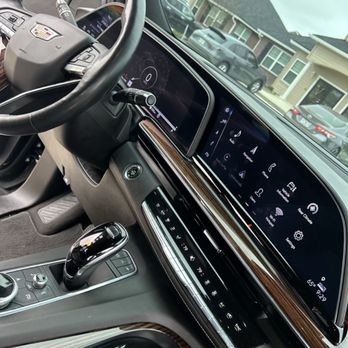 Bentley Express Movers - Front dashboard - Car Rental Near Me Bentley Express Movers - Front dashboard - Car Rental Near Me