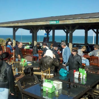 Finns Beachside Pub - New American Near Me - Flagler Beach, Florida