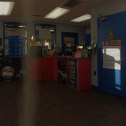 Speedy Auto Service - I always appreciate a clean and comfy waiting area :)