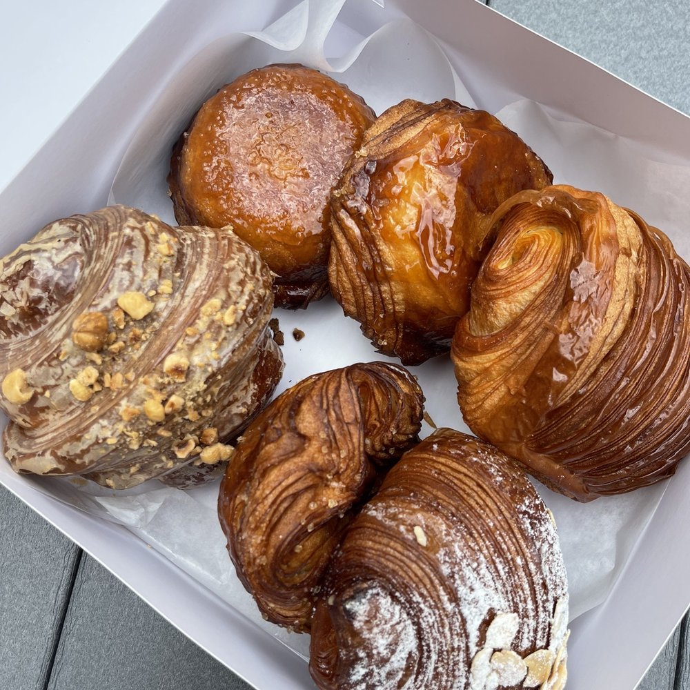 Le Beau - Patisserie/Cake Shop Near Me - Toronto, Ontario Le Beau - Patisserie/Cake Shop Near Me - Toronto, Ontario