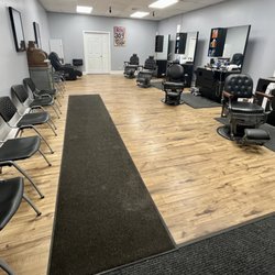 Collins Barber & Beauty Shop - Barbershop