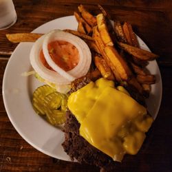 1933 Grill - Cheeseburger and fresh cut fries