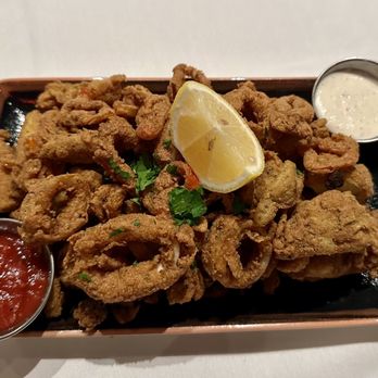 Cutters Crabhouse - Fried Calamari Misto - Seafood Near Me - Seattle, Washington Cutters Crabhouse - Fried Calamari Misto - Seafood Near Me - Seattle, Washington