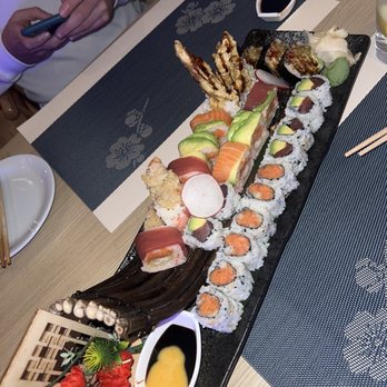Blue Mountain - Sushi Bars Near Me - New York, New York
