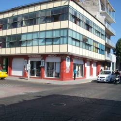 Distribuidor Médico - Fachada completa del local.