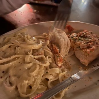 The Old Spaghetti Factory - Garlic Mizithra with chopped chicken  Chicken Parmigiana with Fettuccine Alfredo  Minestrone soup  Sicilian Garlic Cheese Bread - Italian Near Me - Riverside, California