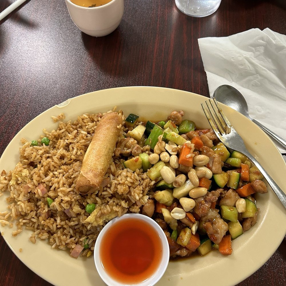 Saigon Cafe - Kung Pao chicken lunch special - Chinese Near Me - Provo, Utah Saigon Cafe - Kung Pao chicken lunch special - Chinese Near Me - Provo, Utah