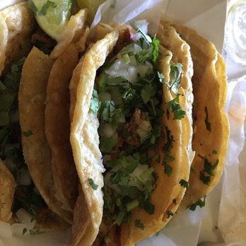 Taqueria San Jose - 2 tacos de pollo, 1 taco de barbacoa - Mexican Near Me - Grand Rapids, Michigan