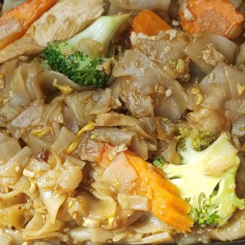 Kong Thai - Pad see ew takeout - Amazing! - Thai Near Me - Seabrook, New Hampshire