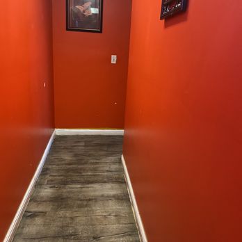 Oriental Garden - Bright colors in hallway to restrooms - Chinese Near Me - Nephi, Utah Oriental Garden - Bright colors in hallway to restrooms - Chinese Near Me - Nephi, Utah