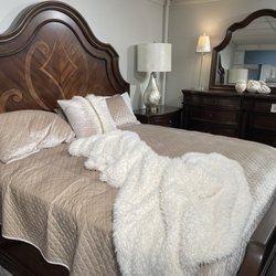 Brown Squirrel Furniture - Beautiful selection of furniture and the service was amazing.