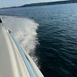 Freedom Boat Club - Making wake