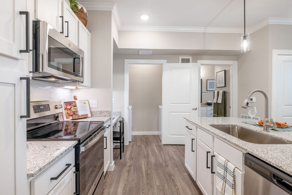 ARIZA EASTON PARK APARTMENTS Updated June 2024 69 Photos 8001 E