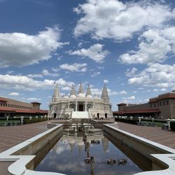 BAPS Shri Swaminarayan Mandir, Chicago - BAPS Shri Swaminarayan Mandir