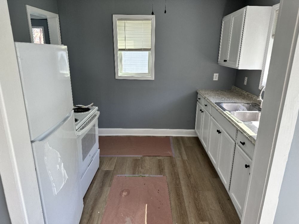 Slide of Browning Floors & More