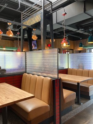 Lou Malnati's Pizzeria by null