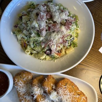 DJ’S GREAT ROOM - Updated July 2025 - 50 Photos & 19 Reviews - 908 N