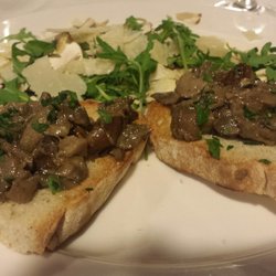 Dal Sor Francesco - Bruschetta ai porcini con rucola e grana