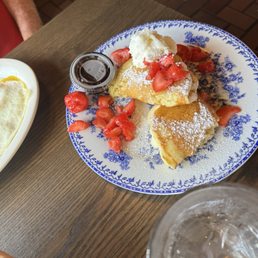 Strawberry-stuffed Cheesecake Pancakes