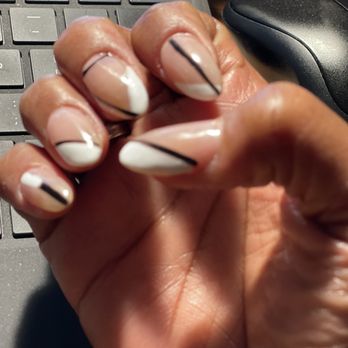 De Lacey Nails - So unhappy - Nail Salons Near Me - Pasadena, California